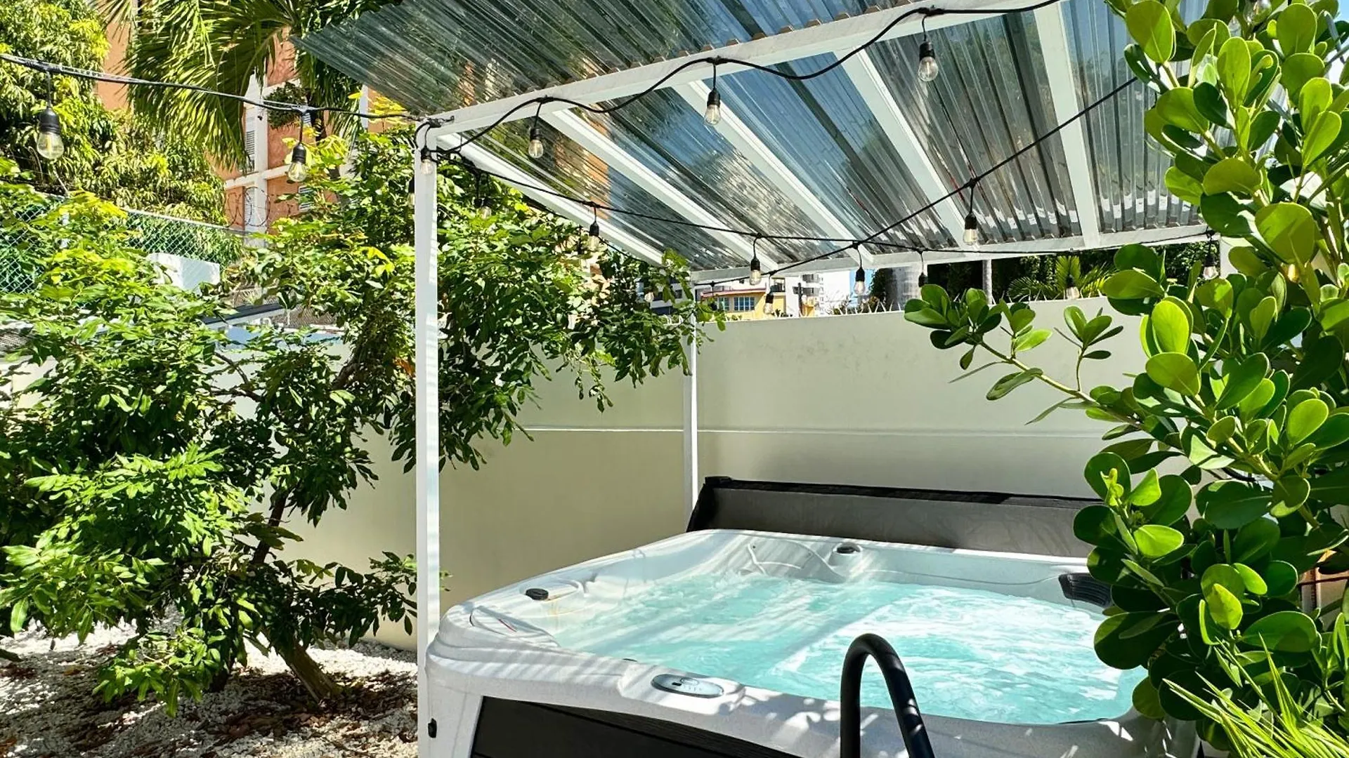 Condado Laguna Villa I 6 Bed 3 Bath Jacuzzi San Juan